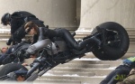 misc-ccp-727885599_anne_hathaway_as_dark_knight_rises_catwoman_first_look_05_122_366lo.JPG